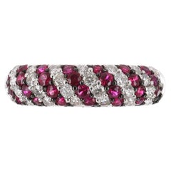 Anillo apilado de rubíes y diamantes de 14 quilates de 0,90 quilates