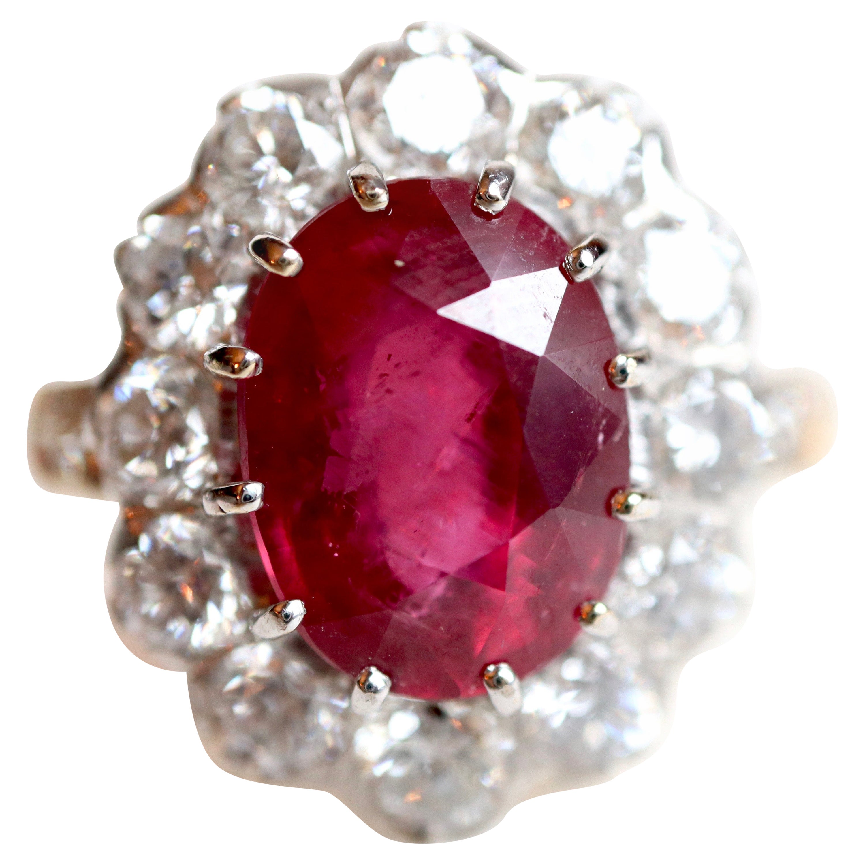 Pompadour Model Ring in 18K Yellow and white Gold, Diamonds and 5.12K Rubies For Sale