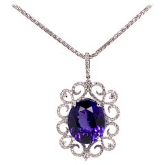 Pendentif symétrique en or blanc 18 carats avec tanzanite et diamants