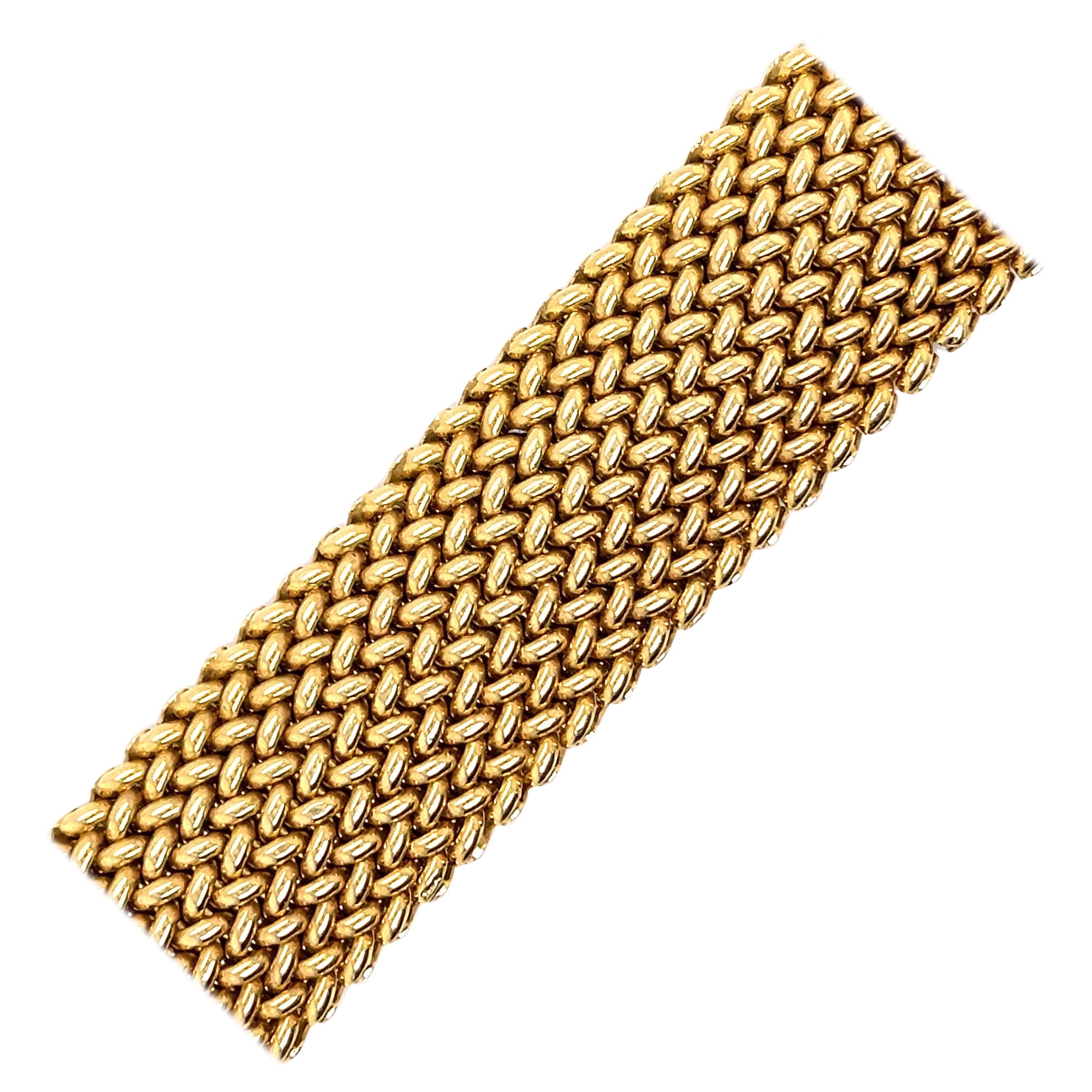 Breites strukturiertes Mesh-Armband 38.7 Gramm 14 Karat Gelbgold im Angebot