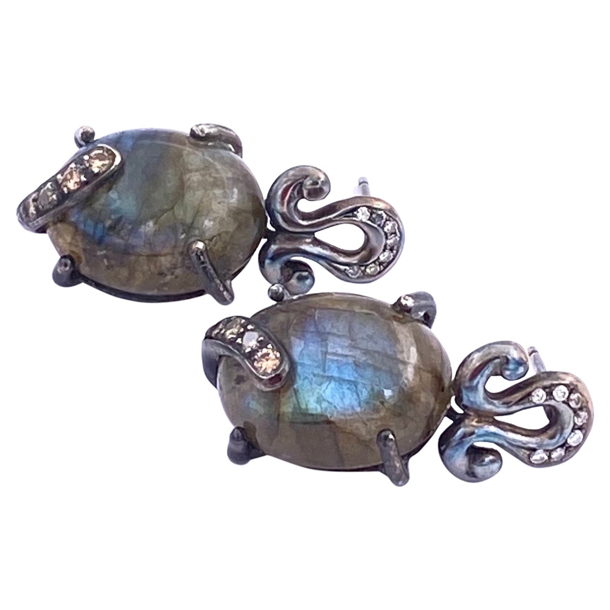 Burnished Silver Labradorite 0.18 Karat Grey Diamonds Dangle Design Earrings For Sale
