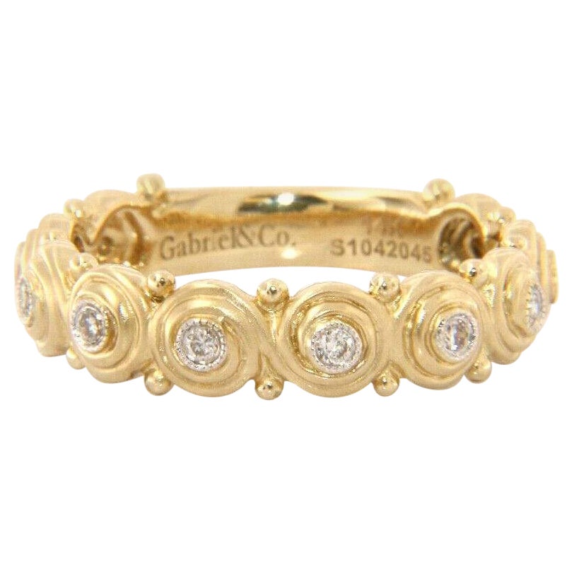 New Gabriel & Co. Diamond Matte Swirl Band Ring in 14K Yellow Gold For Sale