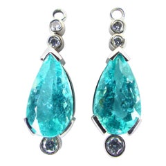 Boucles d'oreilles en platine avec 2 tourmalines Paraiba vertes en forme de poire et 6 diamants