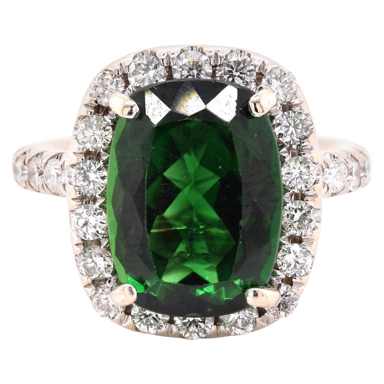 Stunning Natural Color Green Diamond Ring in 18 Karat Gold at 1stDibs