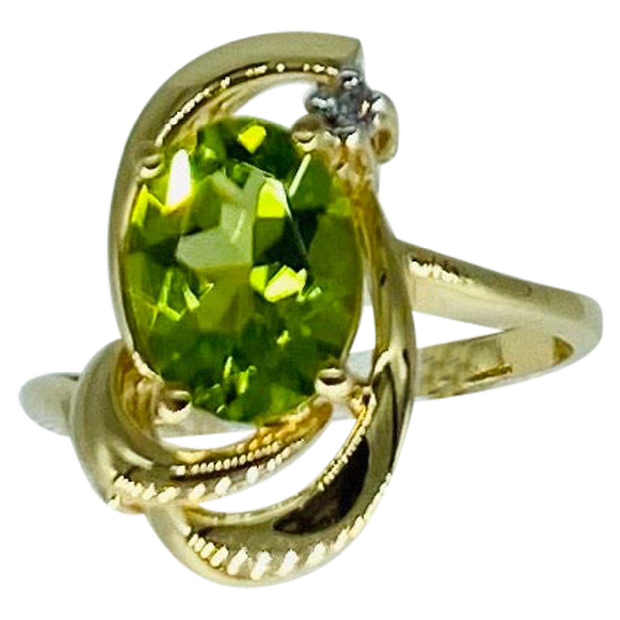 Vintage 2.02 Carat Peridot & Diamond Leaf Fashion Ring 14k Gold For Sale