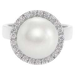 Bague de fiançailles en or blanc 18 carats avec perles blanches rondes des mers du Sud et diamants ronds