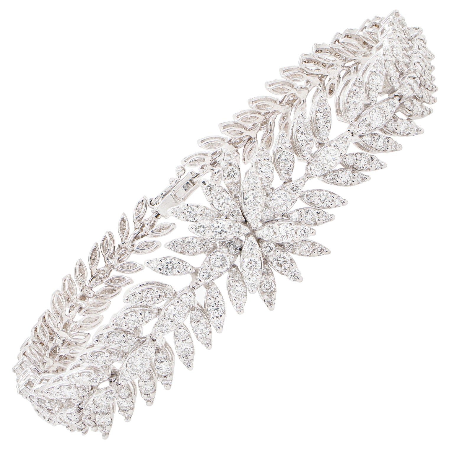Sophisticated Diamond Bracelet 5.29 Carats Total 18K White Gold