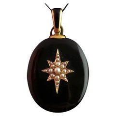 Victorian Mourning Locket, 15 Karat Yellow Gold, Split Pearl and Onyx, Star