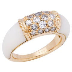 Van Cleef & Arpels Bague Phillipine en or 18 carats, corail blanc et diamants