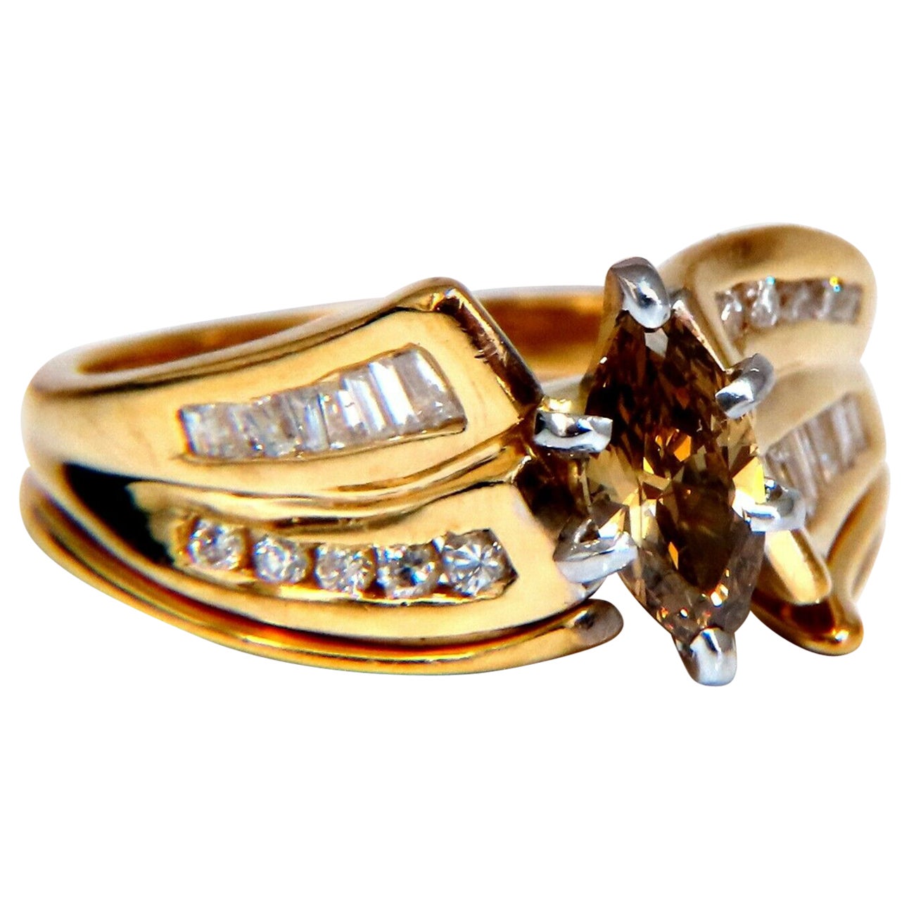 Bague en diamant brun jaune fantaisie naturel de 0,90 carat et 14 carats en vente