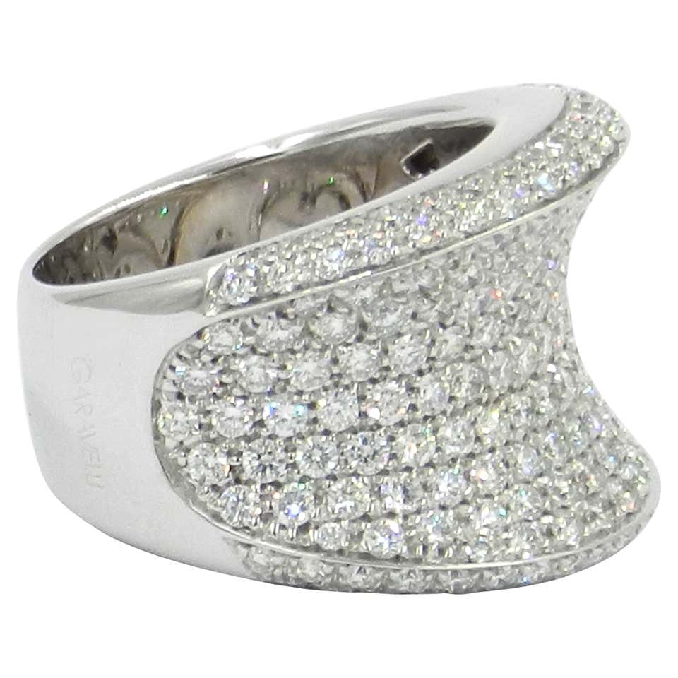 18 Karat White Gold Pave Dome Diamond Rings For Sale at 1stDibs