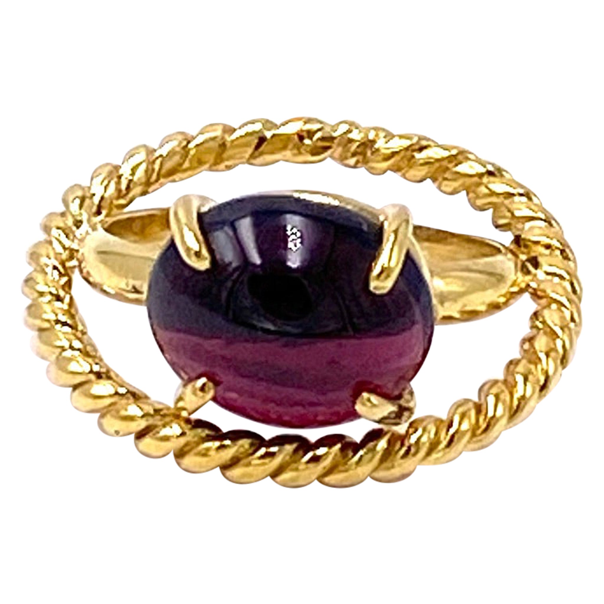 Deco Style 18 Karat Yellow Gold Handcrafted Garnet Design Ring For Sale