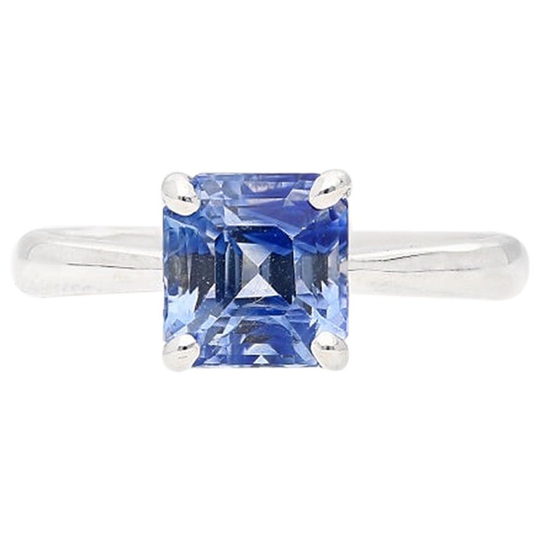 Bague solitaire en or blanc massif 18 carats avec saphir bleu de 2,48 carats