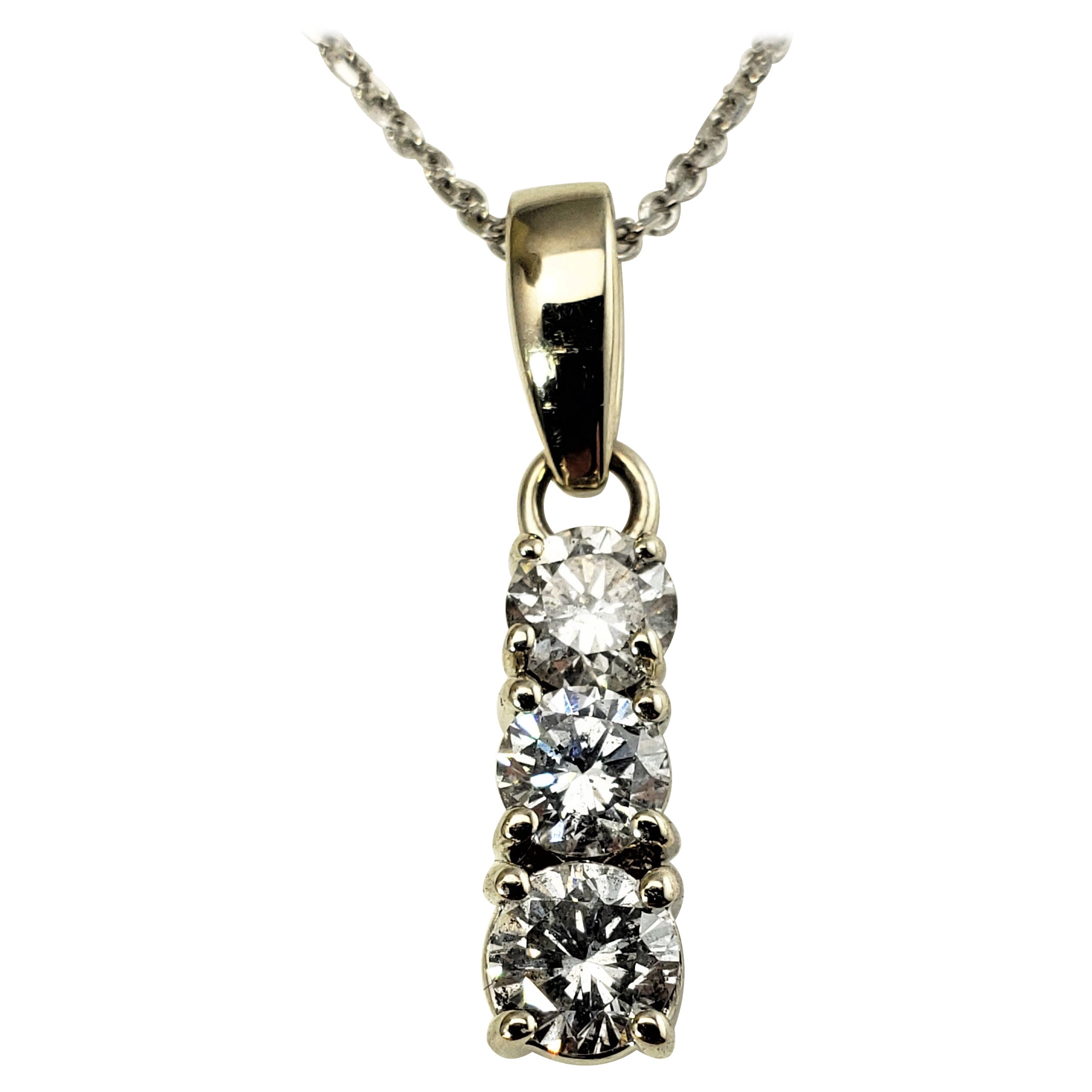 14 Karat White Gold Diamond Pendant Necklace For Sale