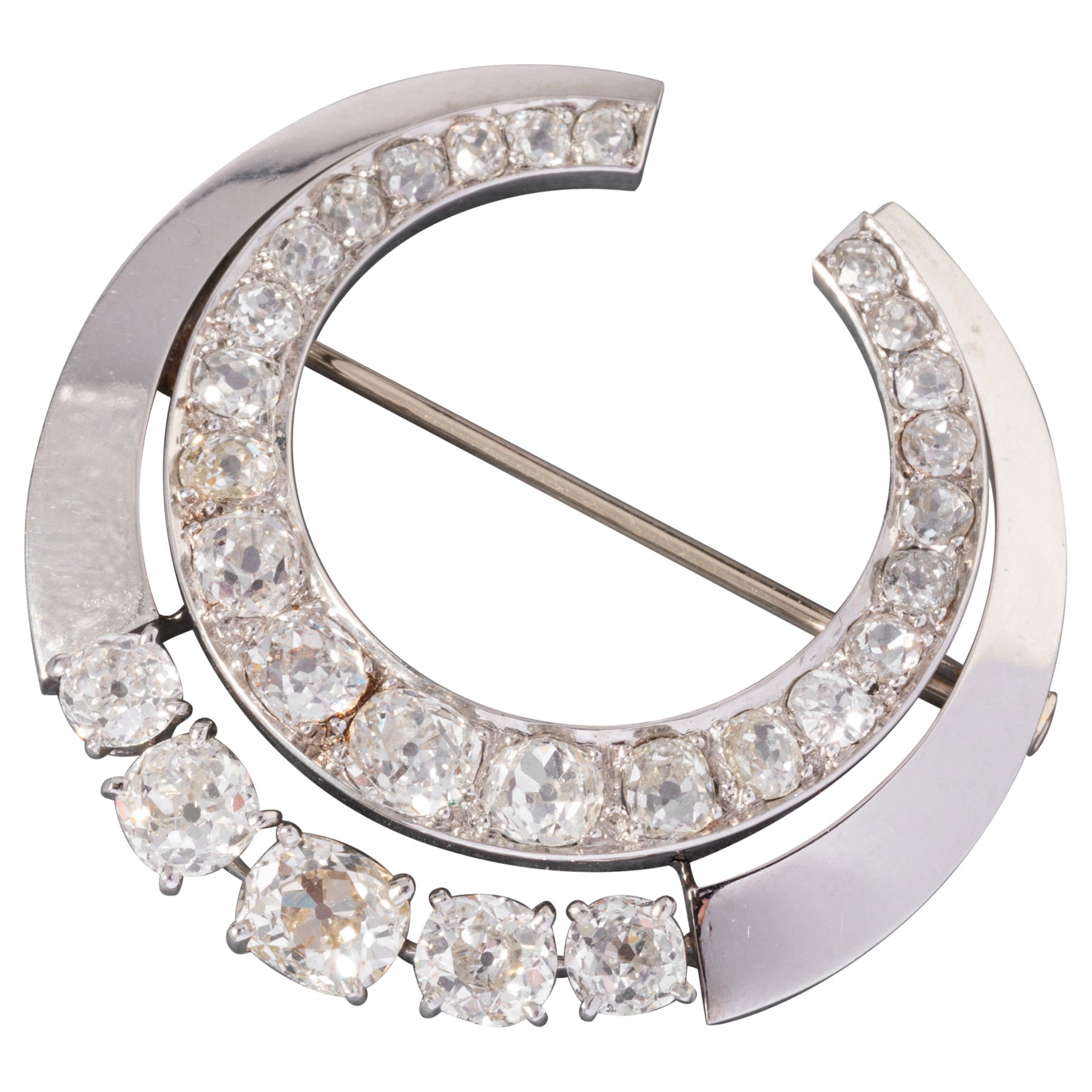Platinum and 5.50 Carats Diamonds French Art Deco Crescent Brooch For Sale