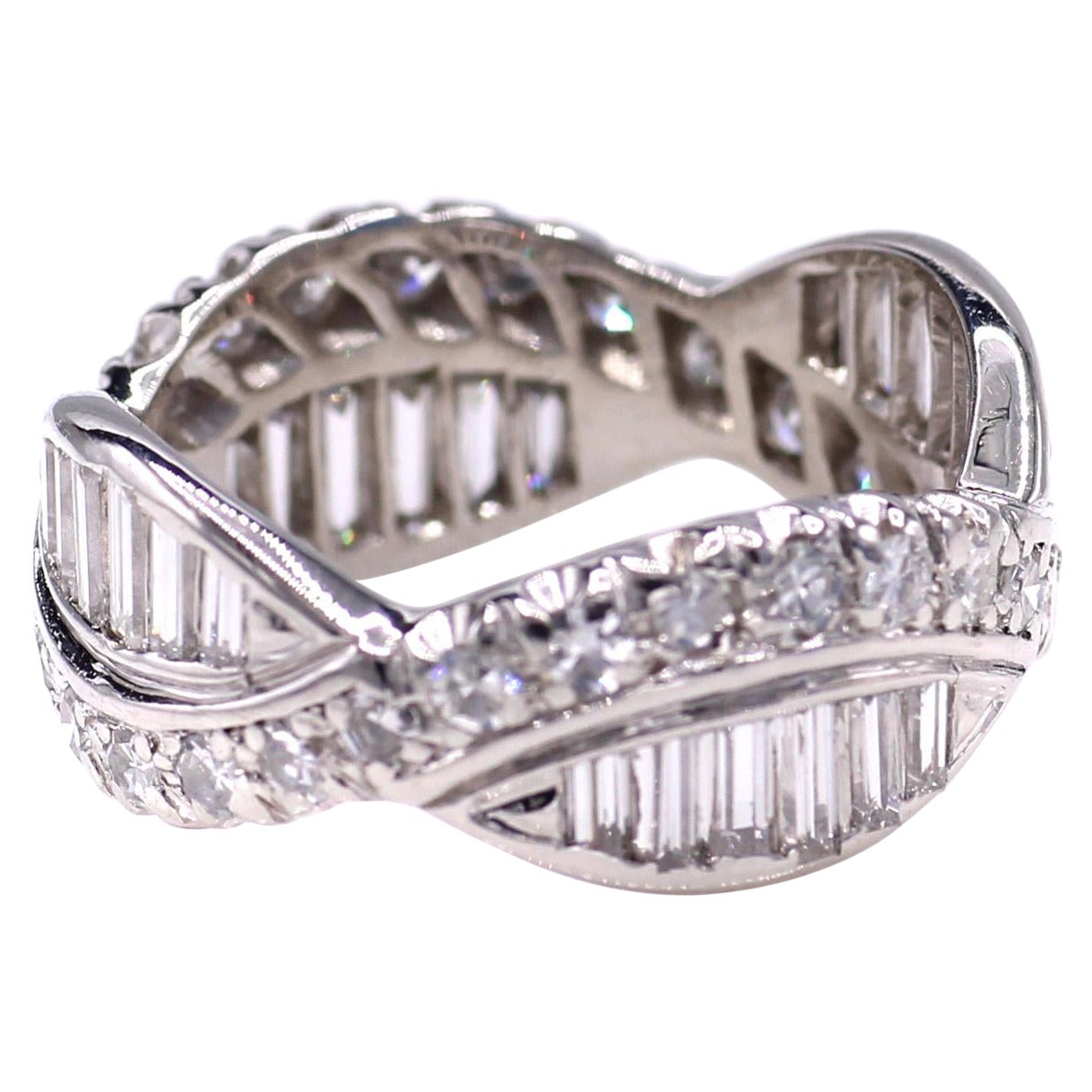 Eternity-Ring aus Platin mit rundem Baguette-Diamant im Art déco-Stil