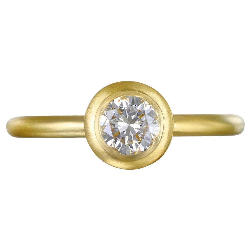 Faye Kim 18k Gold Round Brilliant Cut Diamond Ring For Sale