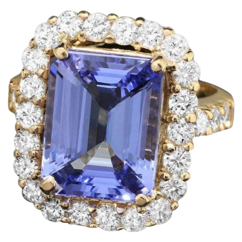9.20 Carats Natural Tanzanite and Diamond 14K Solid Yellow Gold Ring For Sale