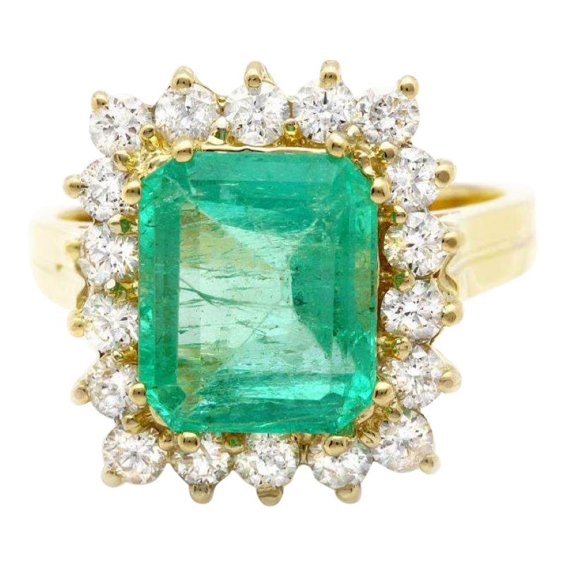 4.80 Carats Natural Emerald and Diamond 18K Solid Yellow Gold Ring For Sale