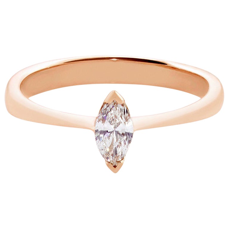 Bague de fiançailles solitaire en or rose 18 carats avec diamant de forme marquise certifié