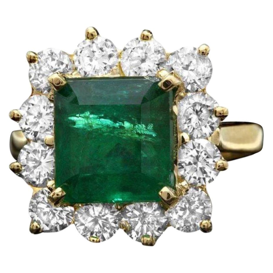 5.70 Carats Natural Emerald and Diamond 18K Solid Yellow Gold Ring For Sale