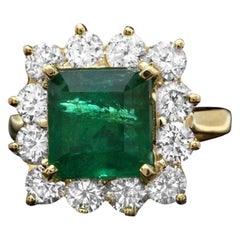 18 Karat massiver Gelbgold Ring mit 5,70 Karat natürlichem Smaragd und Diamant