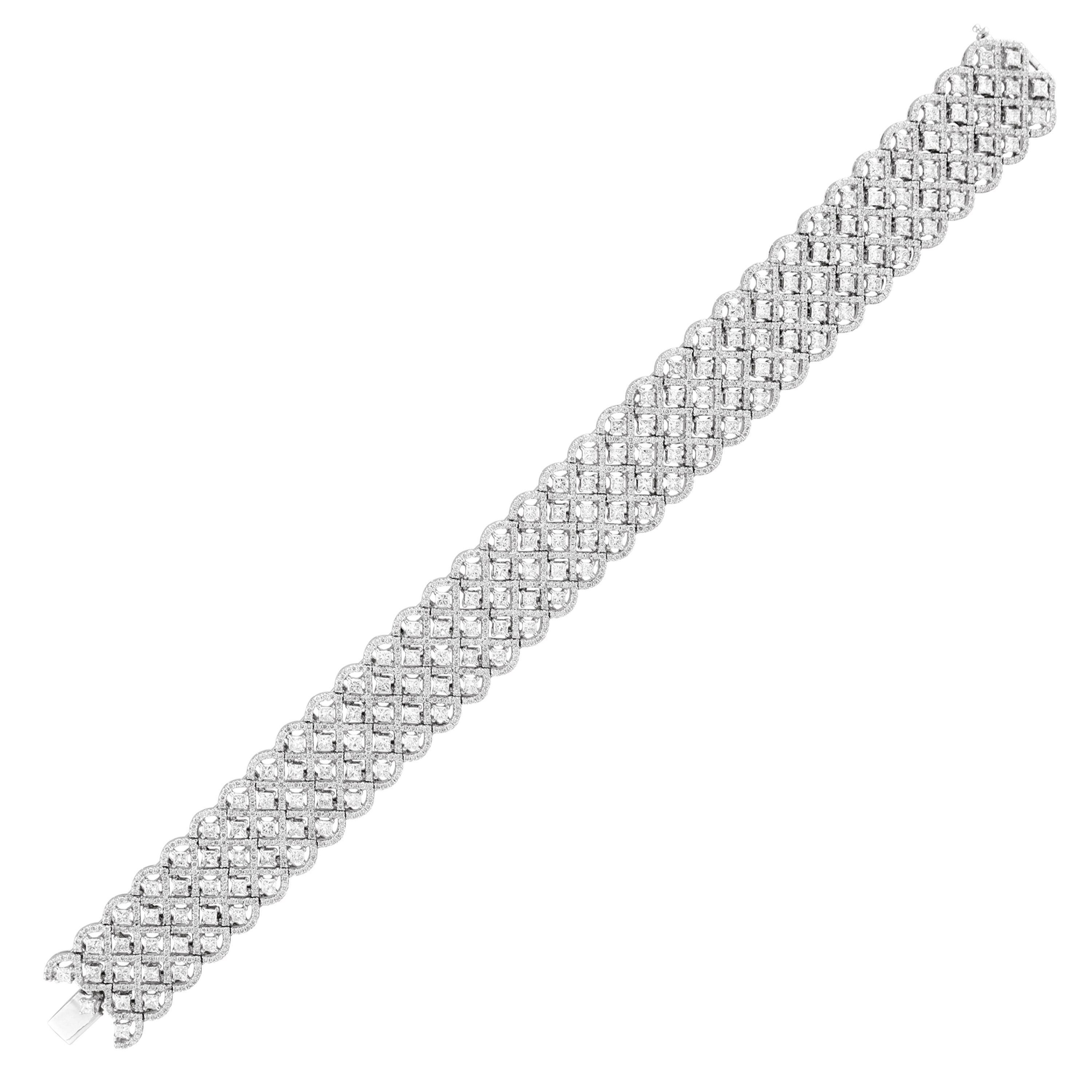 14 Karat White Diamond Bracelet For Sale