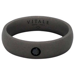 Anello da uomo in titanio con diamante nero rotondo