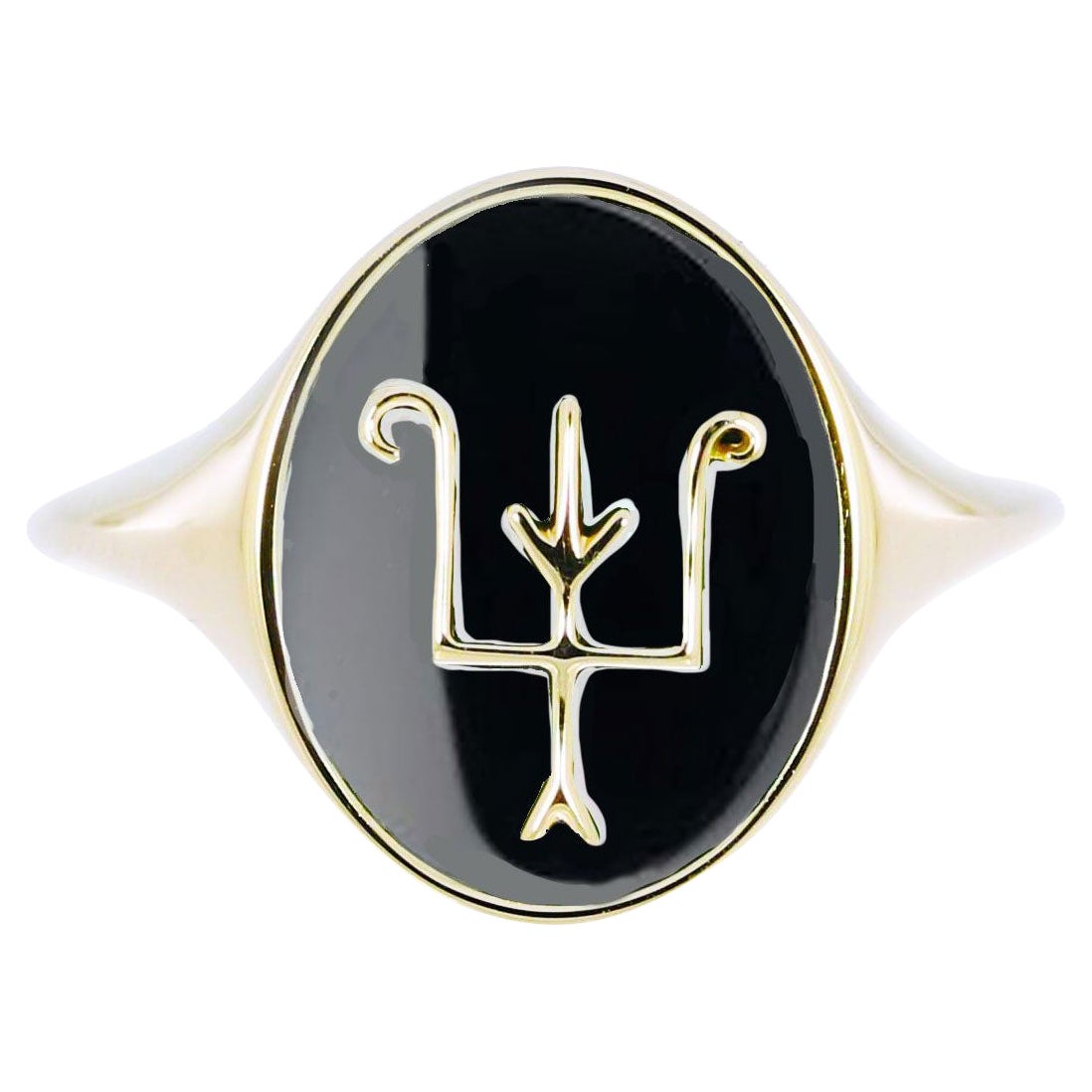 For Sale:  Namesake Signet in Onyx in 18ct Yellow Gold