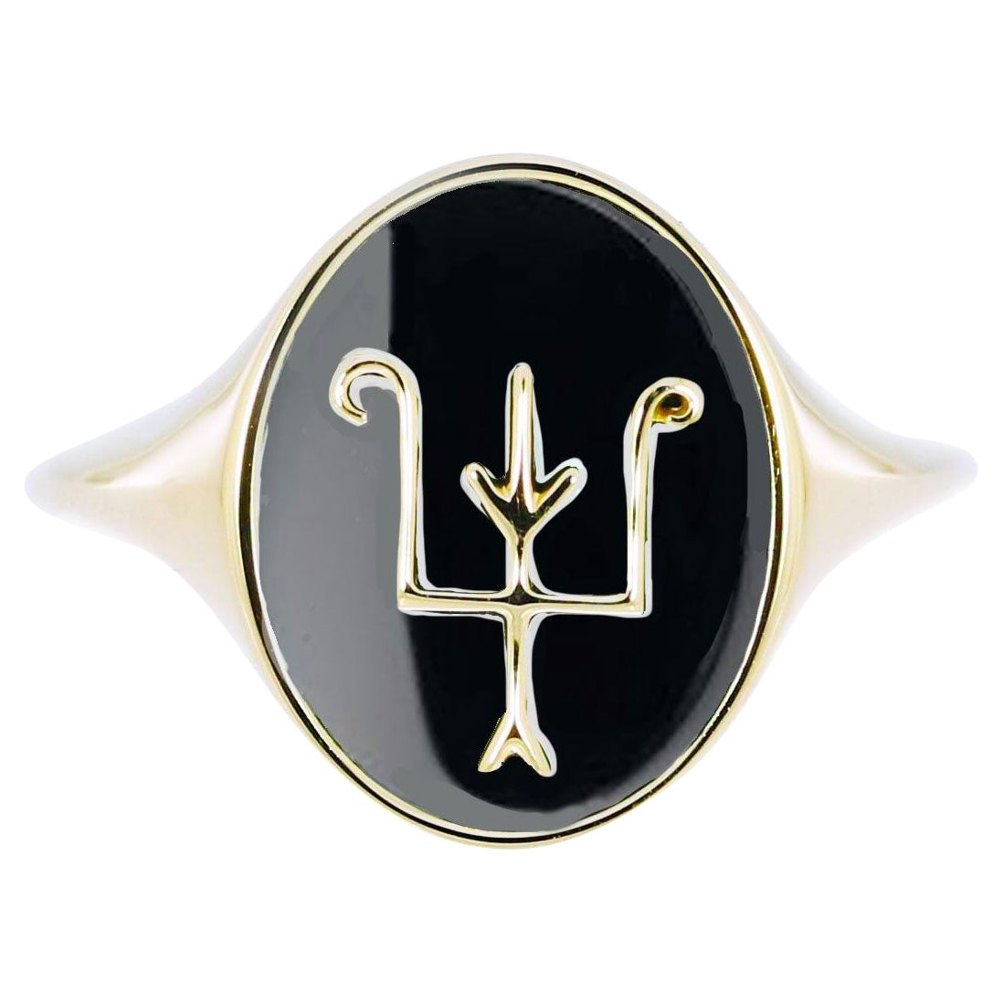 Namesake Signet in Onyx in 18ct Yellow Gold