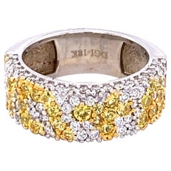 Anneau en or blanc 18 carats avec saphir jaune de 2,18 carats et diamants