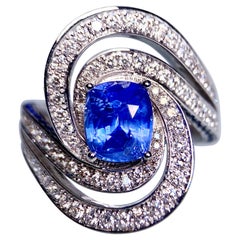 Eostre Anillo de Zafiro Azul Vivo y Diamantes en Oro Blanco de 18 K
