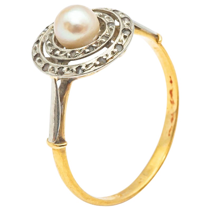 18kt Yellow and White Gold Ring With Rose Cut Diamonds and Fine Pearls