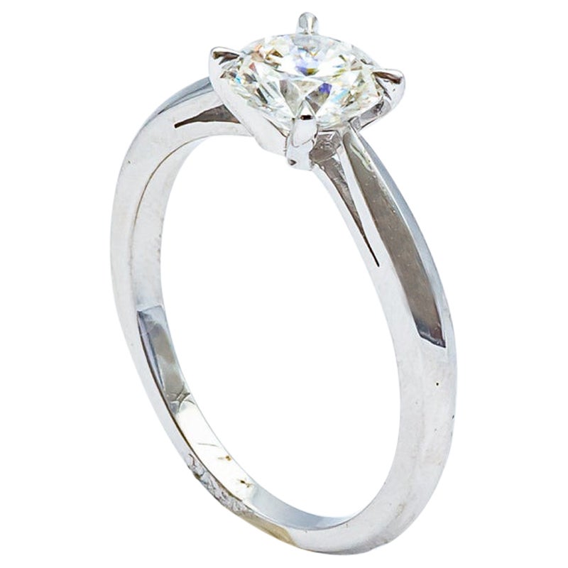 Engagement Ring in 18K White Gold with a 0.5 Carat Diamond