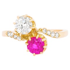 Antique Ruby and Diamond-Set Gold Ring