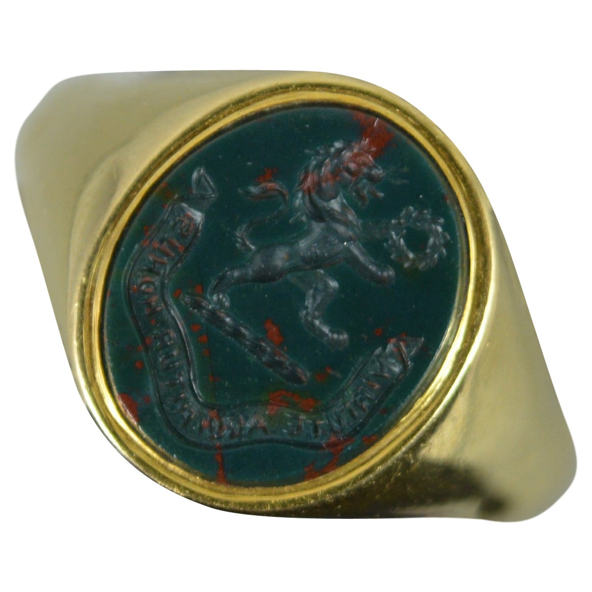 Impressive 18 Carat Gold and Bloodstone Lion Intaglio Signet Ring Richardson