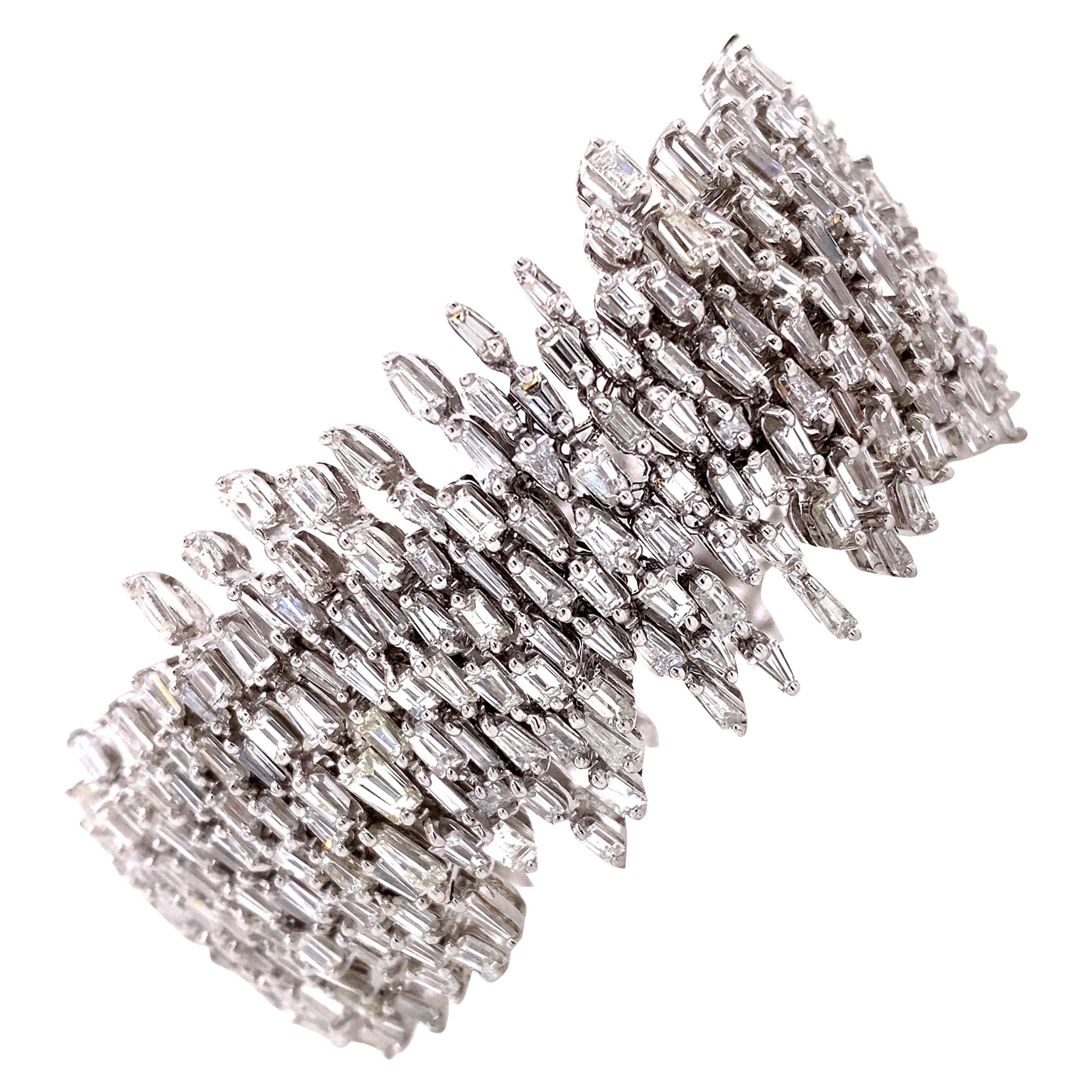 Emilio Jewelry 27.00 Carat Tapered Baguette Diamond Bracelet For Sale