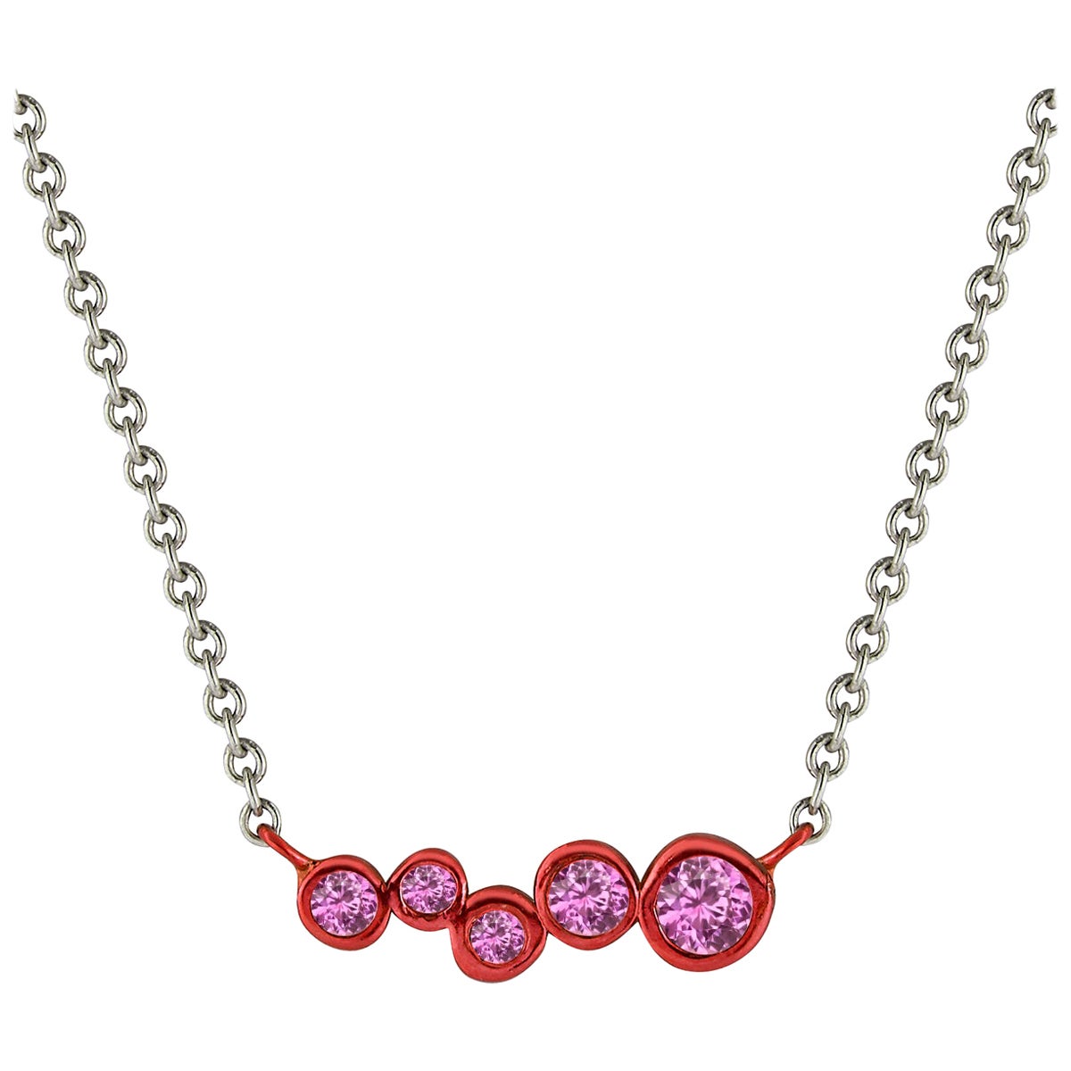 Pendentif bar en argent recouvert de rouge avec saphirs roses 0,15 carat Hi June Parker en vente