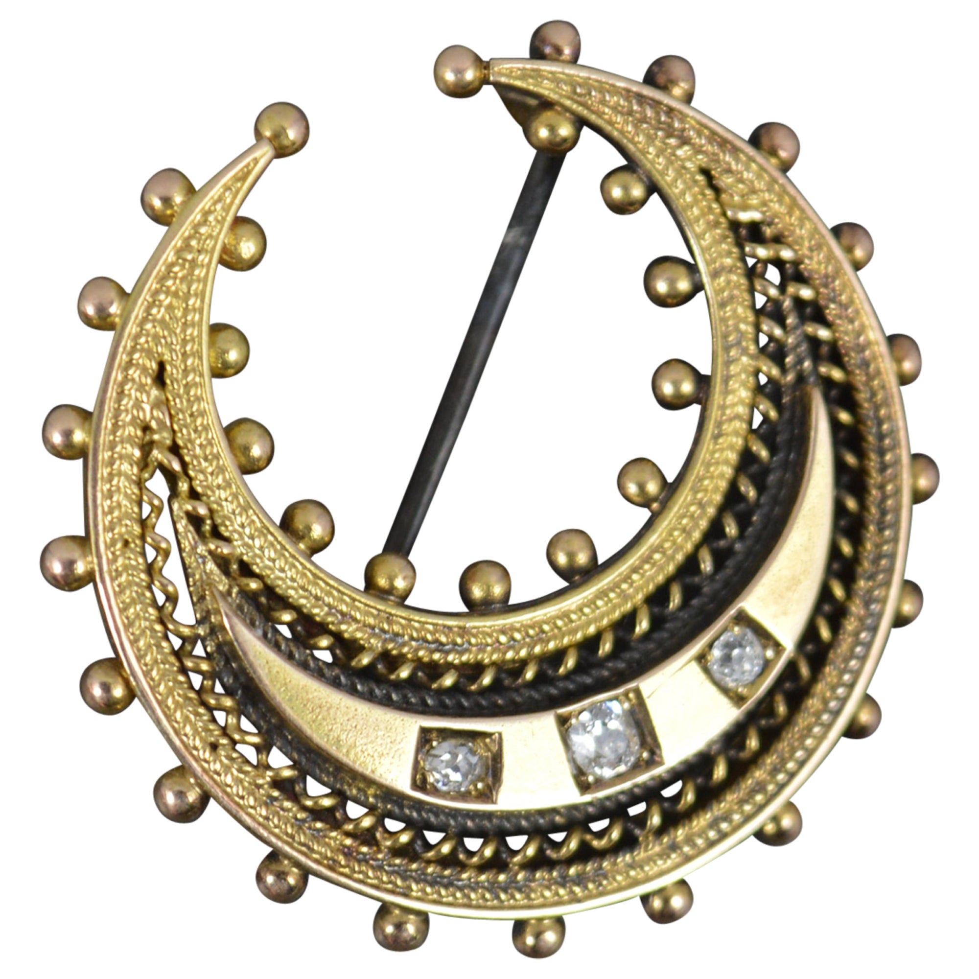 Stunning Victorian 15ct Gold Old Cut Diamond Crescent Brooch