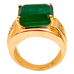 8.5 Carat Natural Emerald Cut Zambian Emerald Ring 14 Karat Yellow Gold Unisex