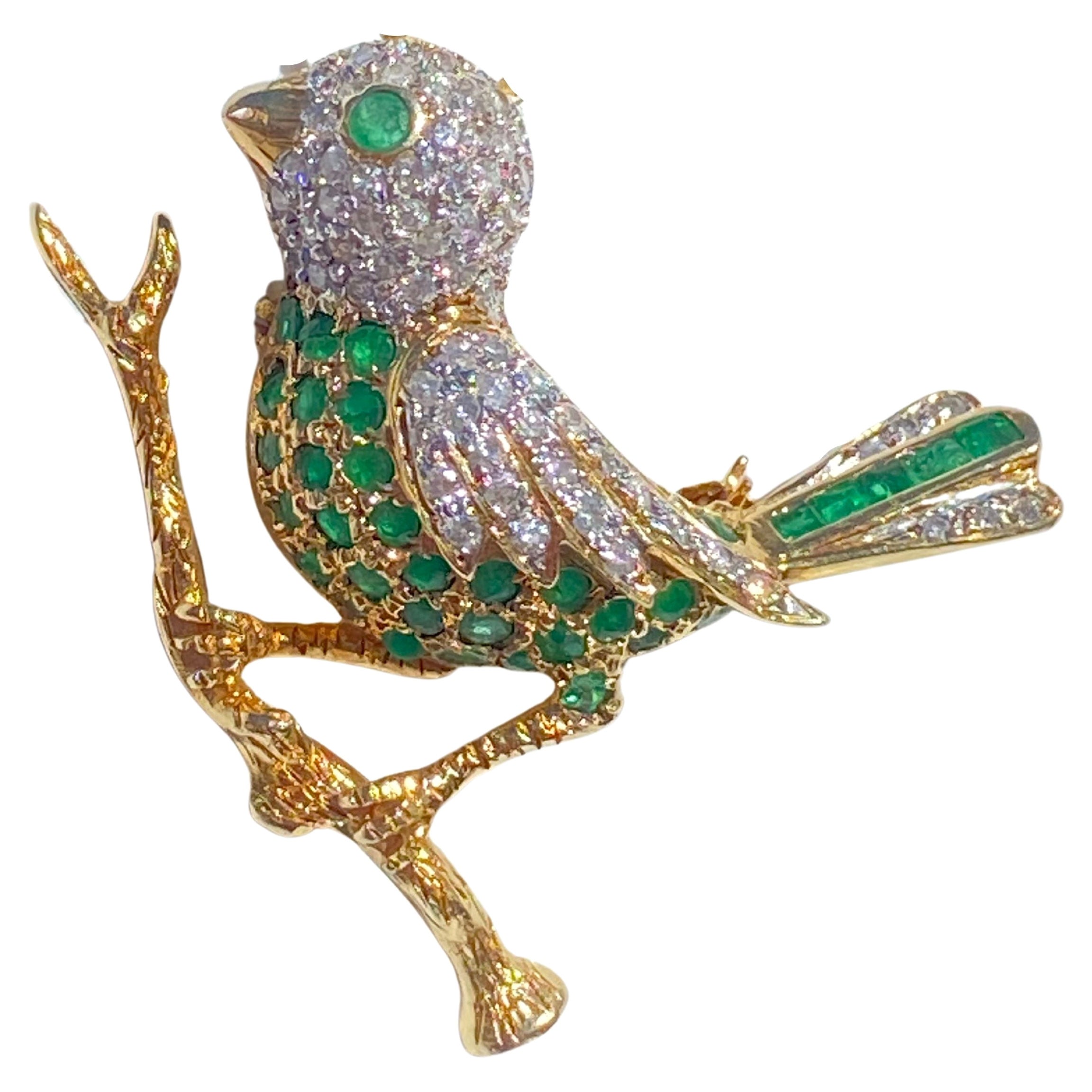 Retro-Era Emerald and Diamond "Dove on Branch" Motif 18K Yellow Gold Pendant  For Sale