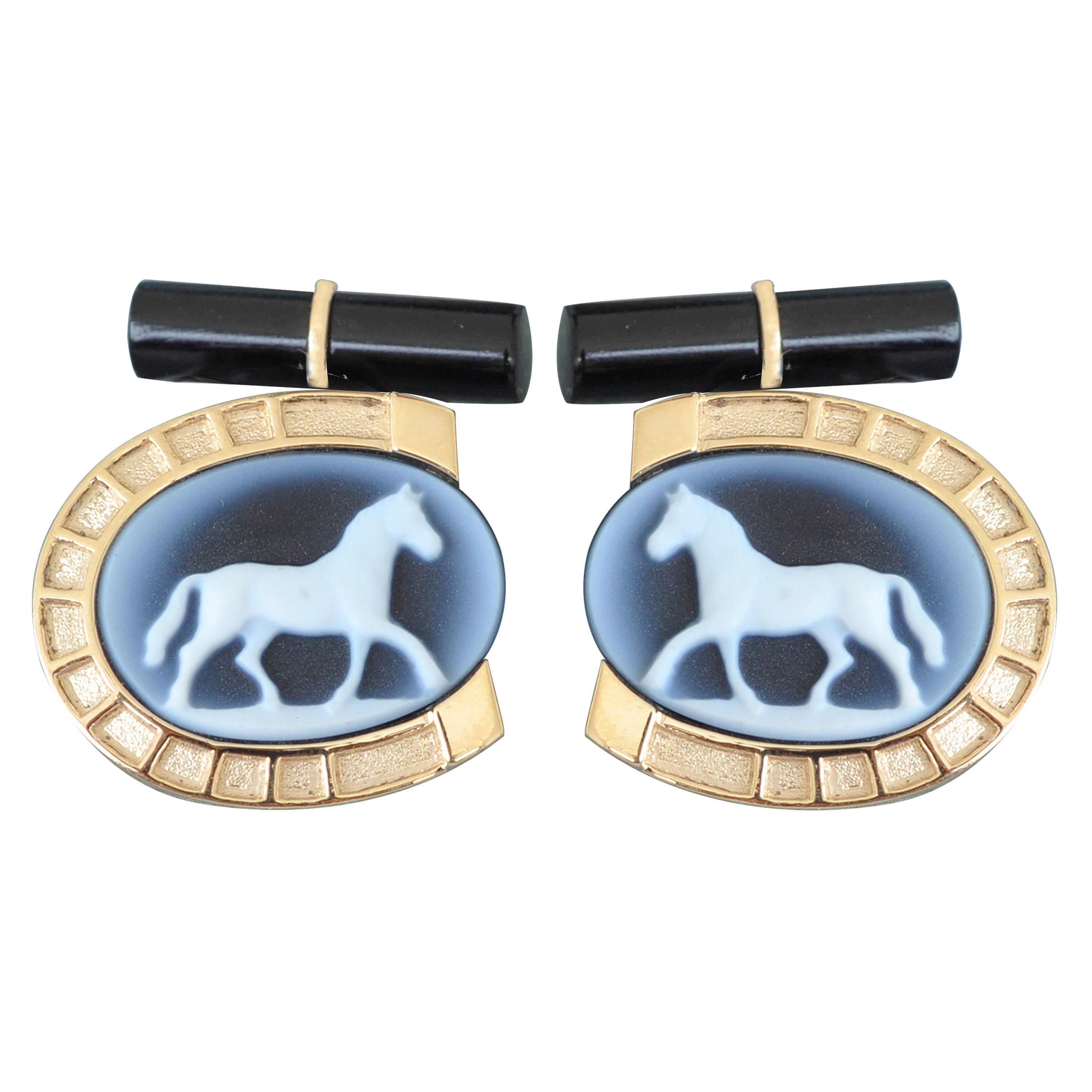 14 Karat Gold Horse Carving Cameo Horse-Shoe Onyx Cufflinks For Sale