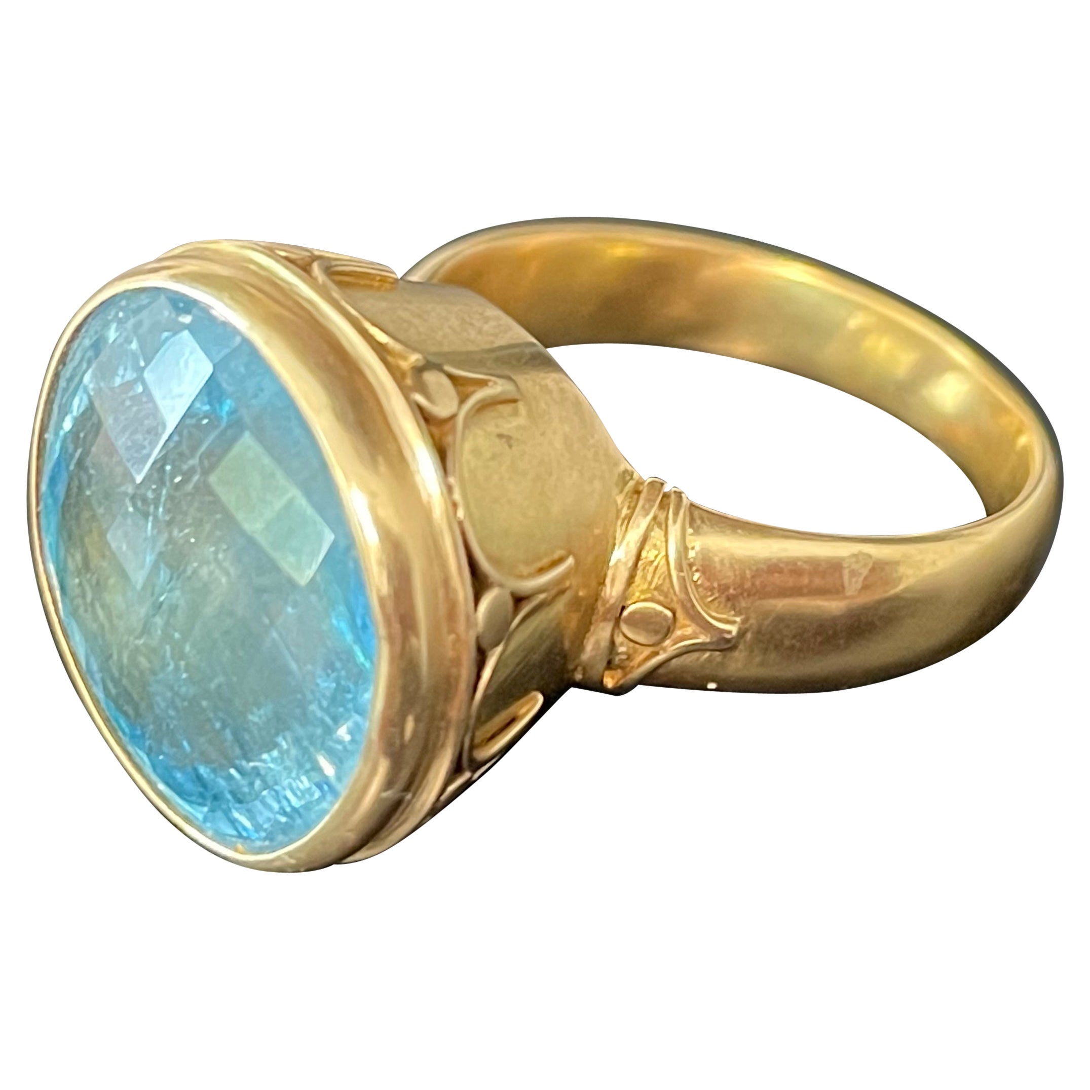 Steven Battelle Round 15.5 Carats Aquamarine 18K Gold Ring  For Sale