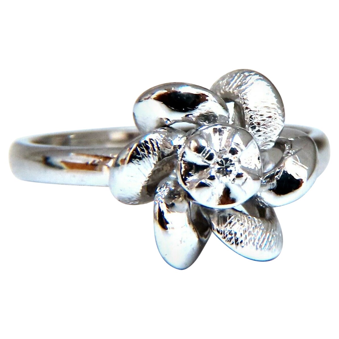 .02ct Natural Diamond Circular Bow Clover Ring 14kt For Sale