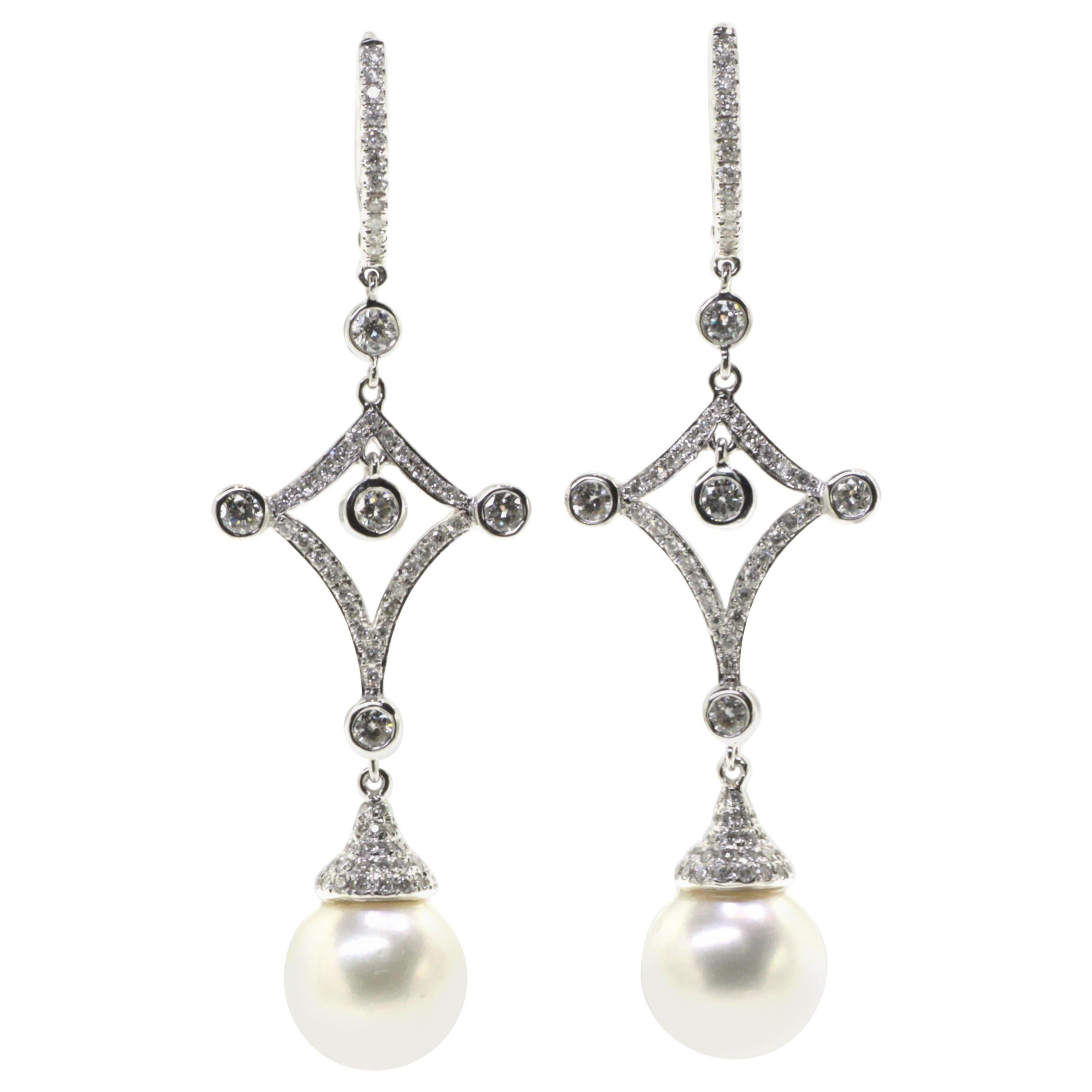 18K White South Sea Pearl Earring PE-04382B For Sale
