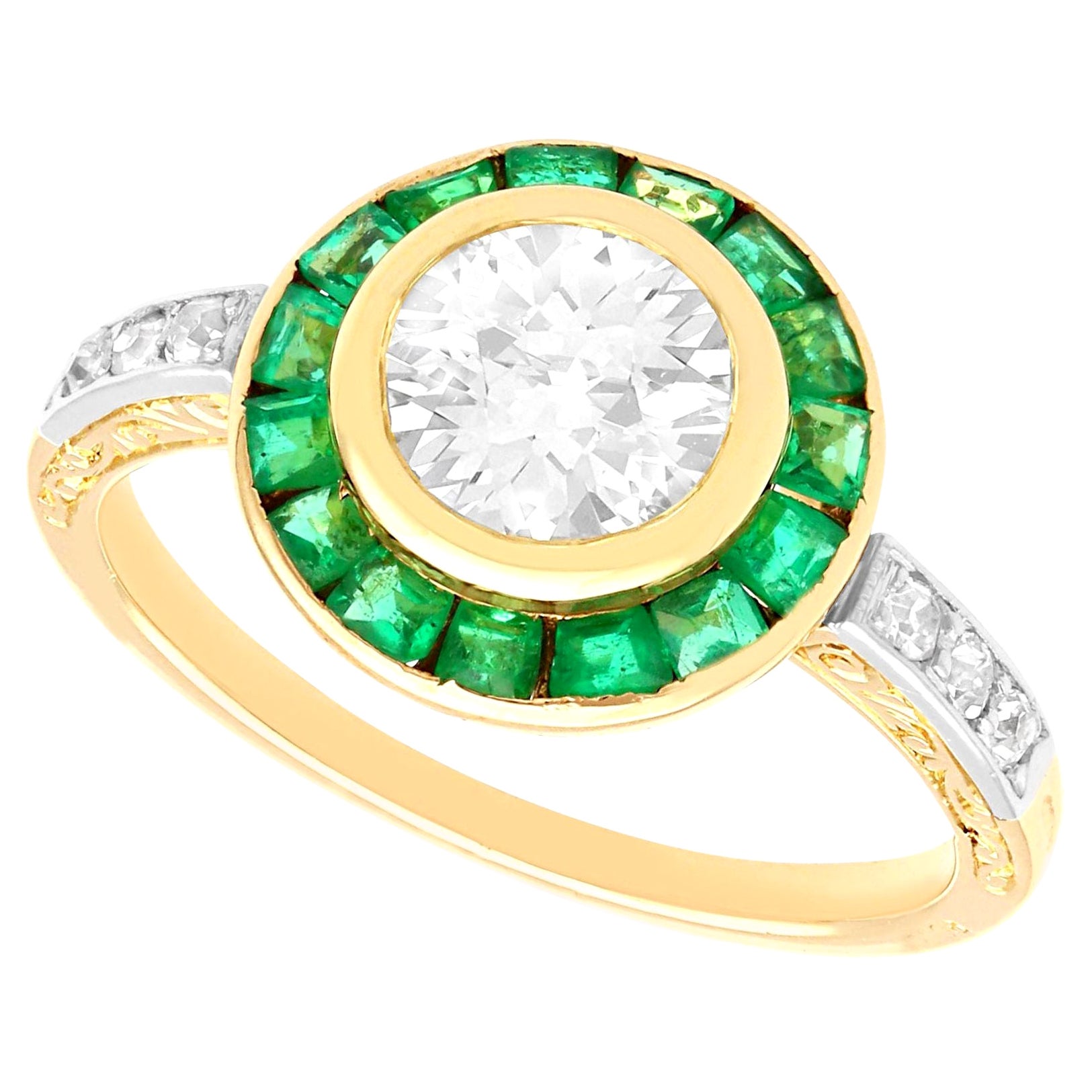 Antiker 1,05 Karat Smaragd 1,18 Karat Diamant 18k Gelbgold Kleid-Ring, um 1930