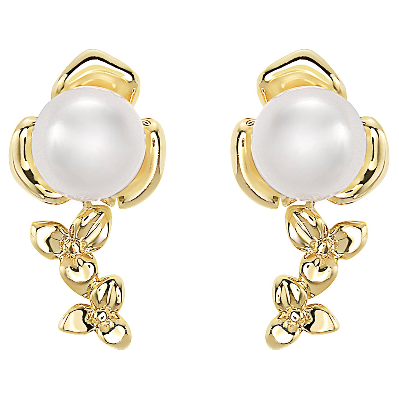 Effy 14 Karat Yellow Gold Diamond & Pearl Earrings For Sale