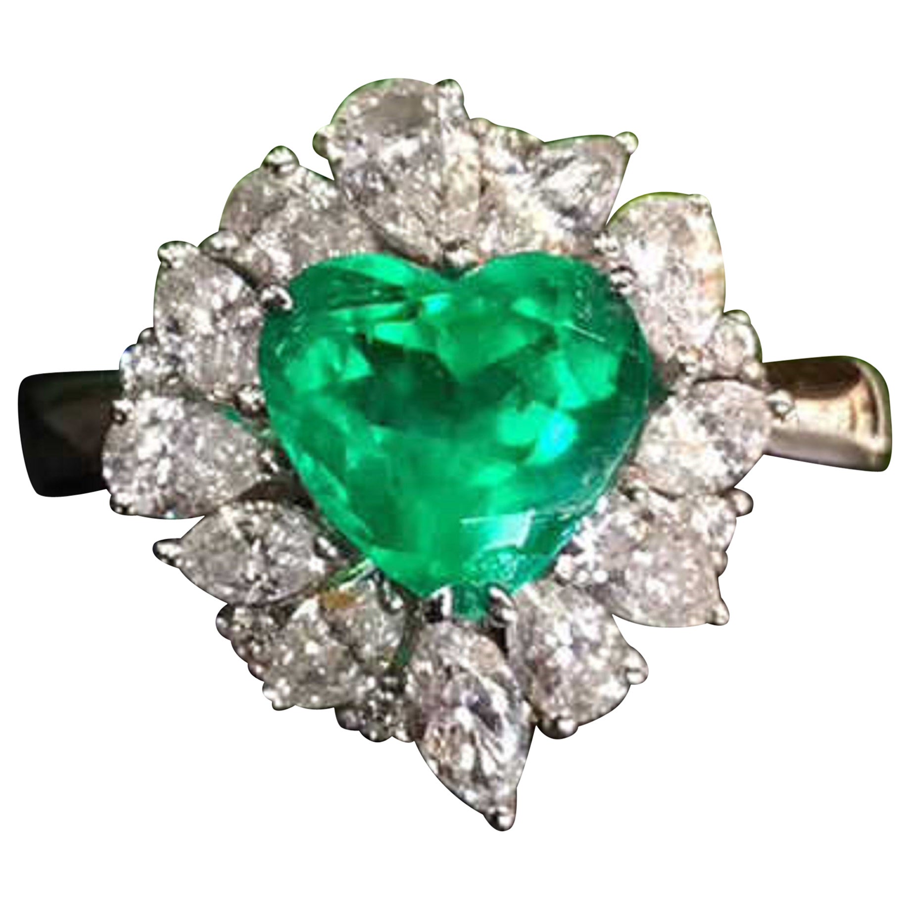 IGI Certified 2.64 Carat Minor Oil Heart Shape Green Emerald Diamond Ring