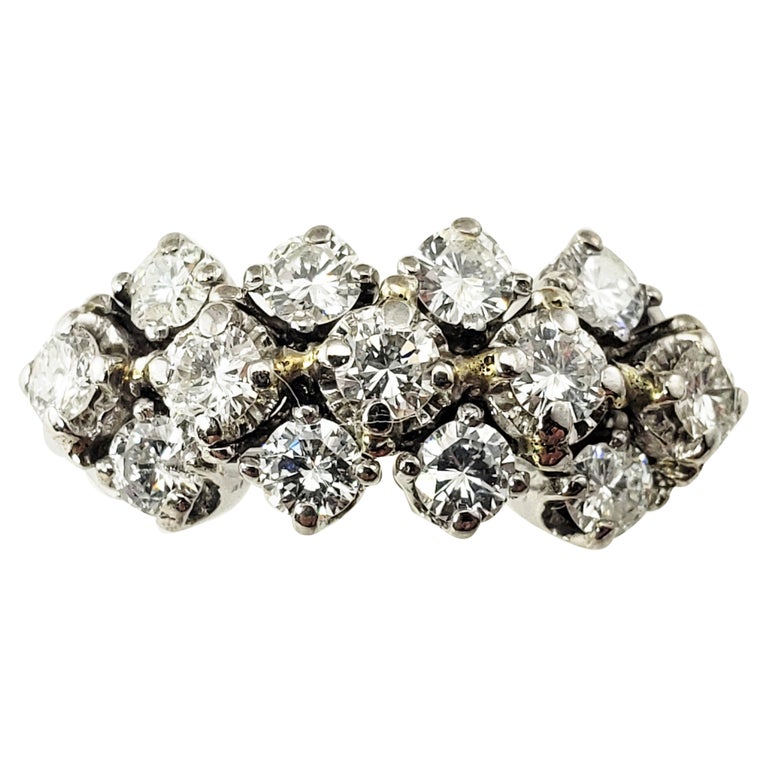 18 Karat White Gold and Diamond Ring For Sale at 1stDibs