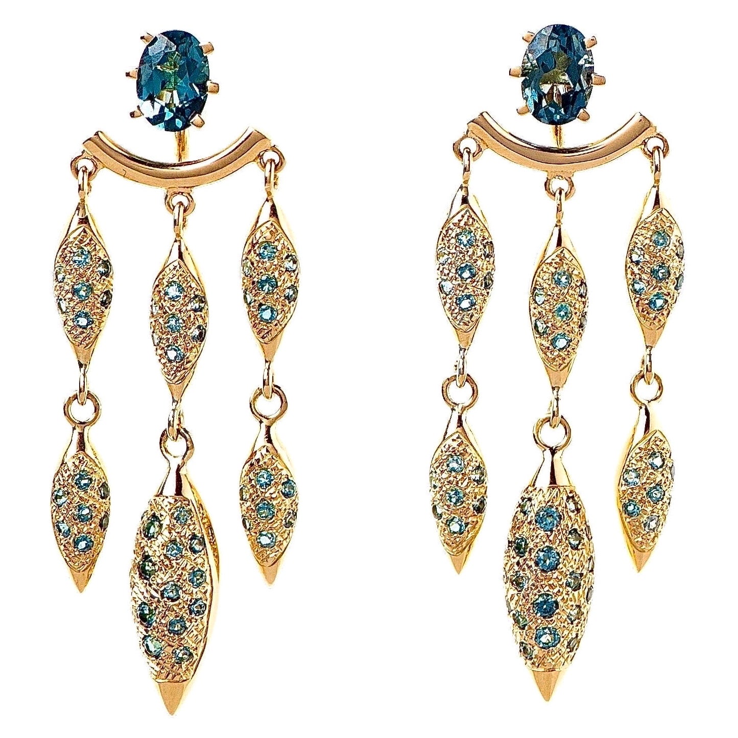 Maria Kotsoni, longues vestes d'oreilles chandelier contemporaines en or 18 carats et topaze bleue
